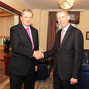  Alexander Korsik (left), president and chairman of the management board, OJSC Oil Processing Joint-Stock Company Bashneft, and Heiner Markhoff (right), president and CEO—water and process technologies for GE Power & Water, met in Moscow in October.