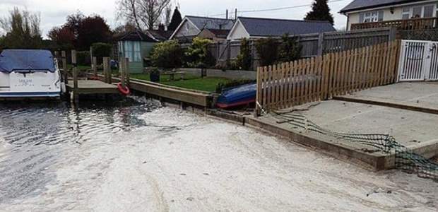 Sewage foam collected at the ramp of the Upper Thames Sailing Club. (INS photo)