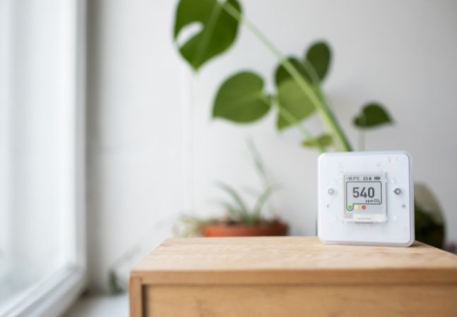 CO2 sensor on wooden table